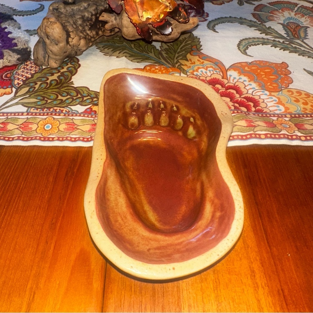 Pigeon Forge Pottery TN Trinket Dish Bear Paw Foot Print Tan Green
